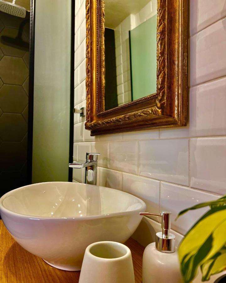 Cozy Tiny Apartment In The Heart Of Plaka Athens Exterior photo